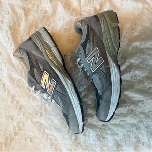 New Balance 990 V3 Size 10.5 /| 4E // MADE IN USA
